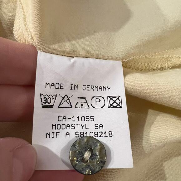 Le Truc Germany Made Pale Yellow Oversized Button Down Shirt Size Large - Picture 4 of 11